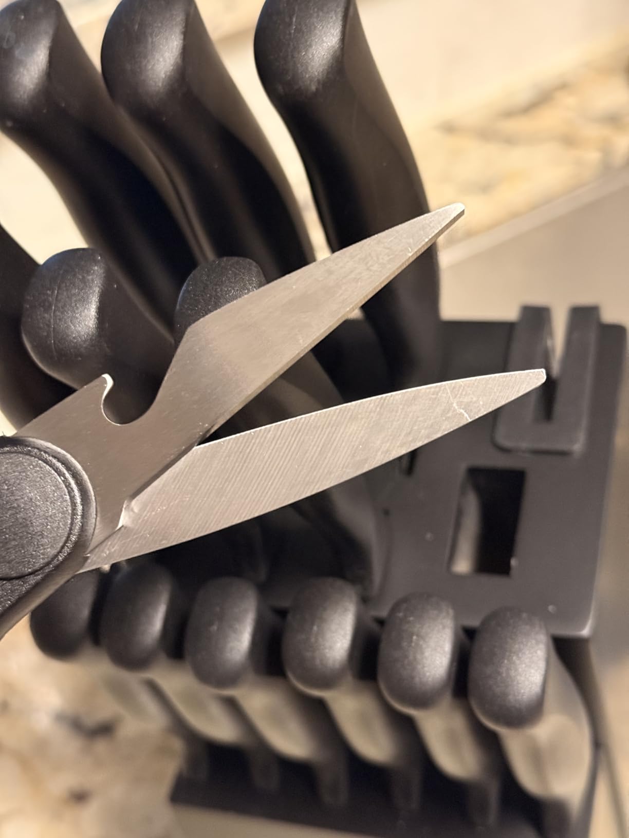 Astercook 15 Piece Knife Set with Sharpener Block - German Stainless Steel, Dishwasher Safe Kitchen Knives with Built-In Sharpener, Black - Customer Photo 1