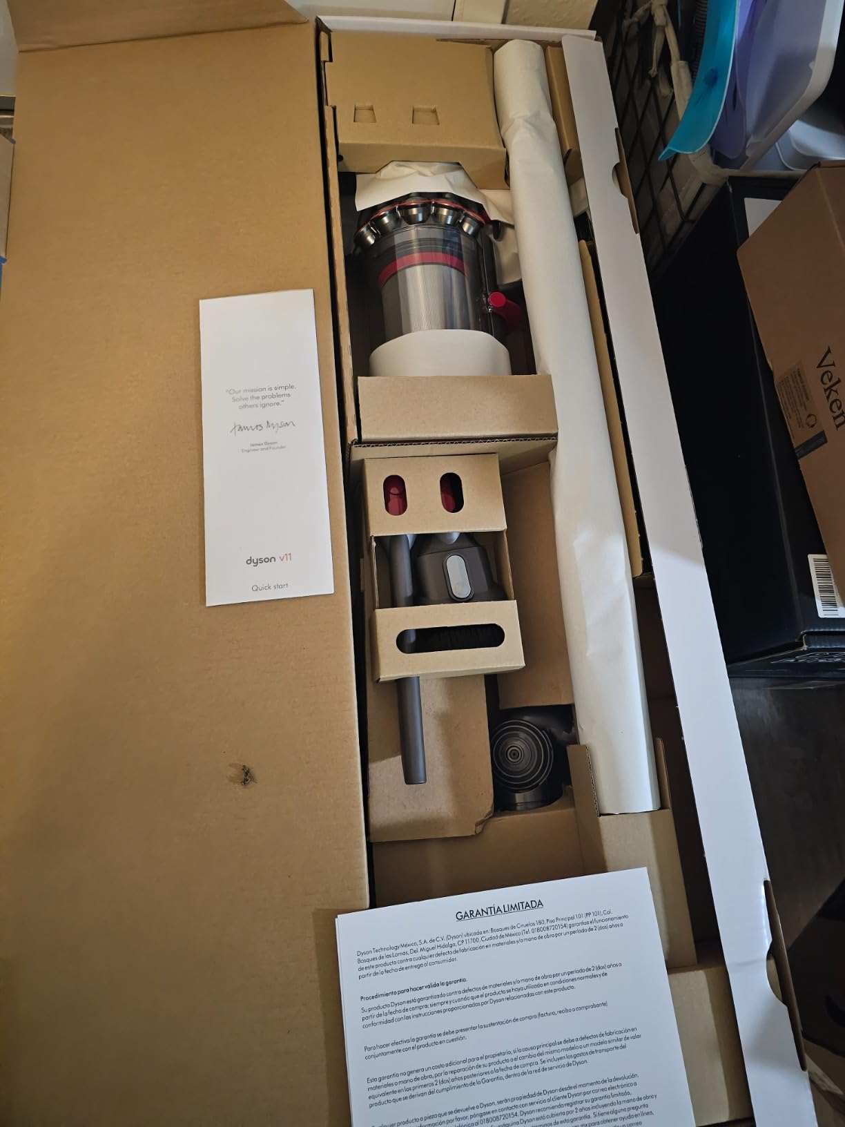 Dyson V11 Cordless Stick Vacuum, Large, Nickel/Blue - Customer Photo 3