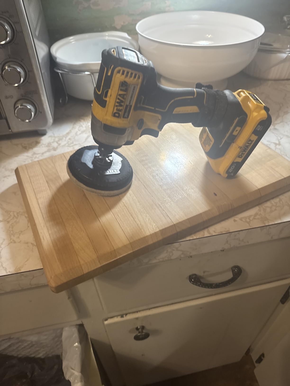 DEWALT 20V MAX Cordless Drill, Impact Driver, 2-Tool Power Tool Combo Kit, Brushless Power Tool Set with 2 Batteries and Charger Included (DCK277D2) - Customer Photo 5