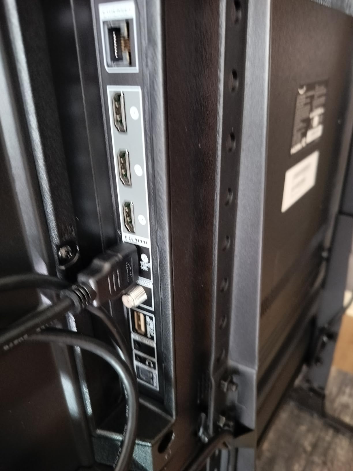 Amazon Fire TV Soundbar, 2.0 speaker with DTS Virtual:X and Dolby Audio, Bluetooth connectivity - Customer Photo 1