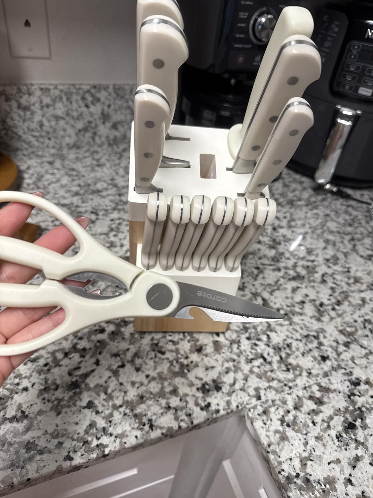 CAROTE 14 Pieces Knife Set with Block, Forged, High Carbon Stainless Steel Sharp Blade Block Knife Set, Dishwasher Safe Cutlery, Cream - Customer Photo 2