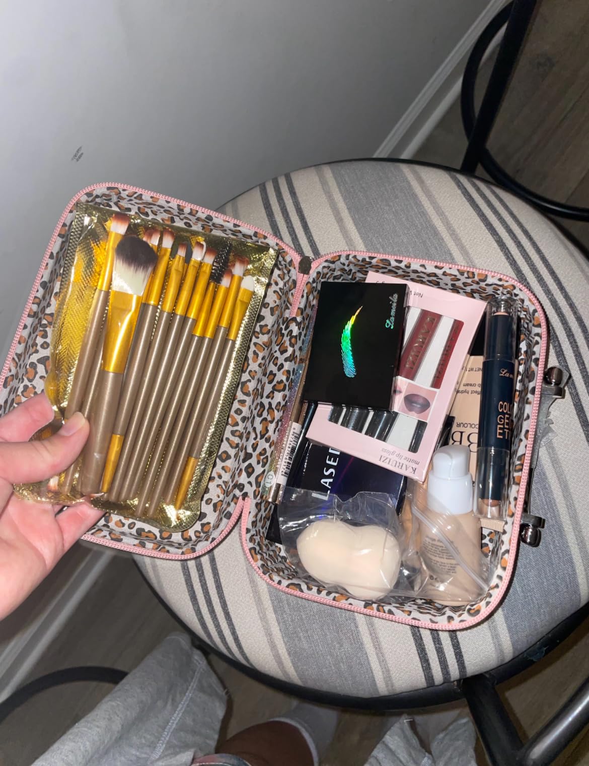 All in One Makeup Kit - 2X14 Eyeshadow Palette, Liquid Foundation, Eyeliner Pencils, Contouring Stick, Lip Gloss, 20Pcs Makeup Brushes (Black) - Customer Photo 1