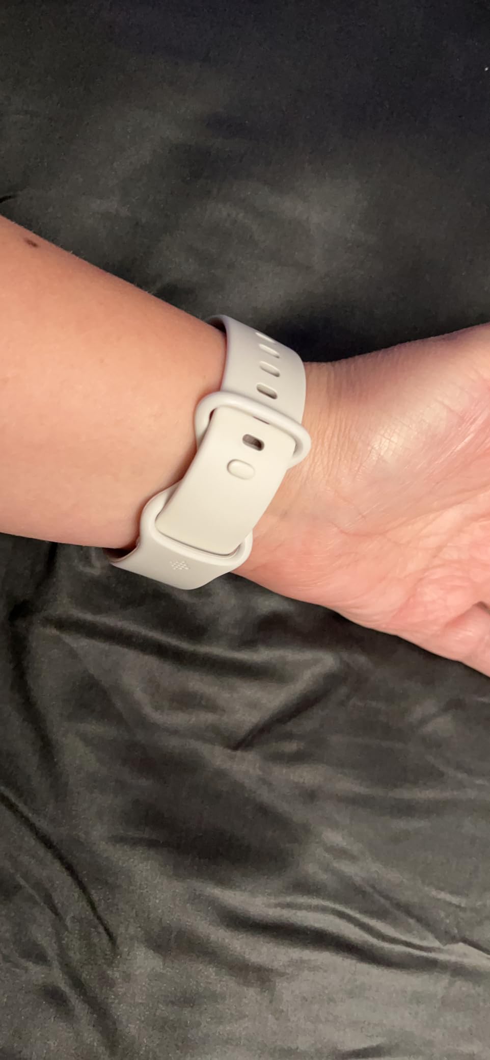 Fitbit Charge 6 Fitness Tracker with Google apps, Heart Rate on Exercise Equipment, 6-Months Premium Membership Included, GPS, Health Tools and More, Obsidian/Black, One Size (S & L Bands Included) - Customer Photo 2