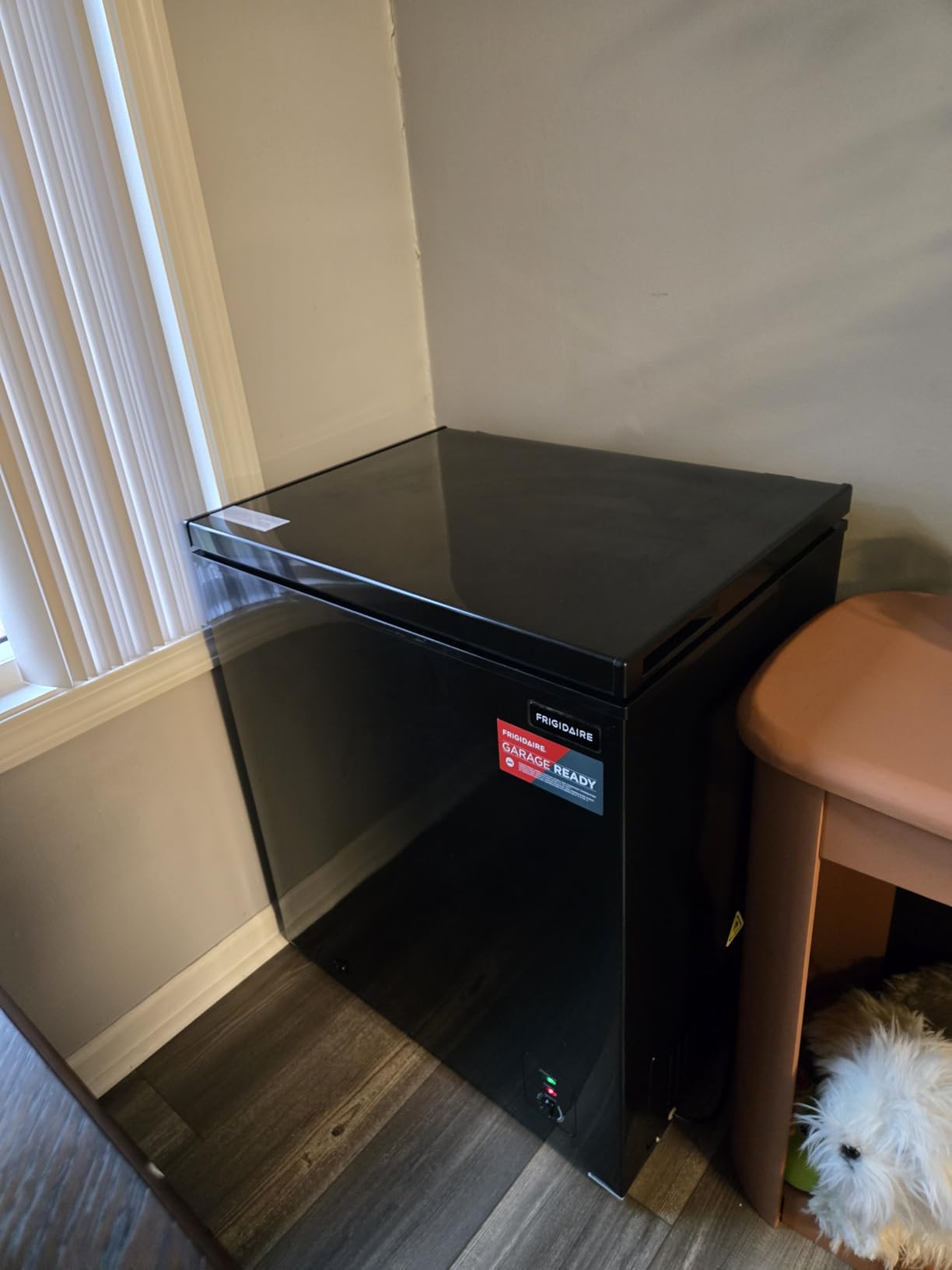 FRIGIDAIRE EFRF7003-BLACK Chest Deep Freezer, 7 Cu. Ft, Black Adjustable Thermostat-Removable Vinyl Coated Wire Basket-Easy Defrost Drain - Customer Photo 2