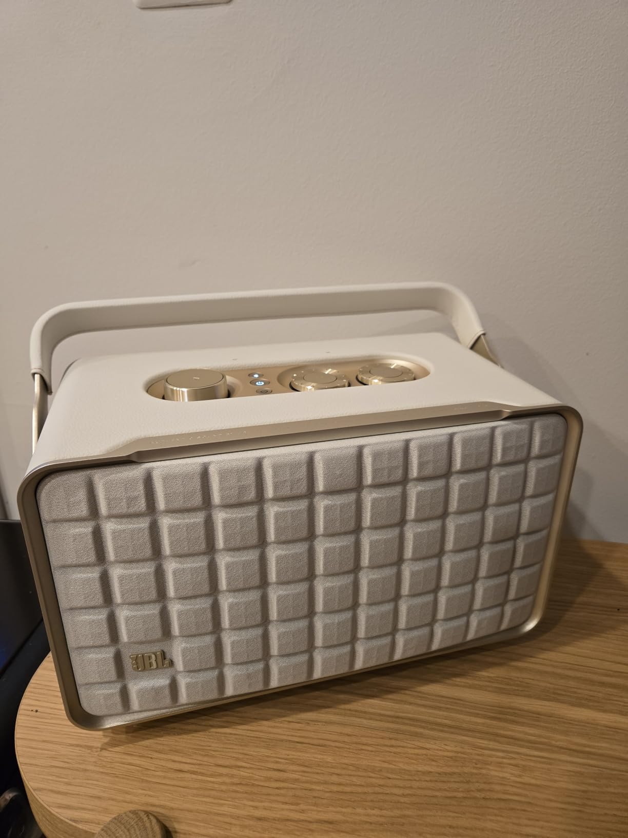 JBL Authentics 200 - Retro Style Smart Home Speaker with Built in Wi-Fi, Bluetooth and Voice Assistants, Alexa and Google Assistant, Multi-Room Playback, Automatic self tuning (Black/Gold) - Customer Photo 1