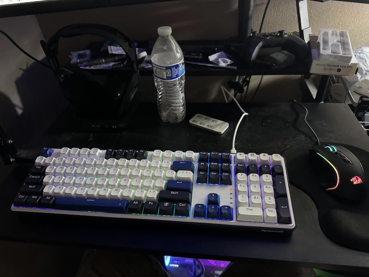 Redragon K668 RGB Gaming Keyboard, 108 Keys Wired Mechanical Keyboard w/Extra 4 Hotkeys, Sound Absorbing Foams, Upgraded Hot-swappable Socket, Mixed Color Keycaps x 2 Sets, Red Switch - Customer Photo 2