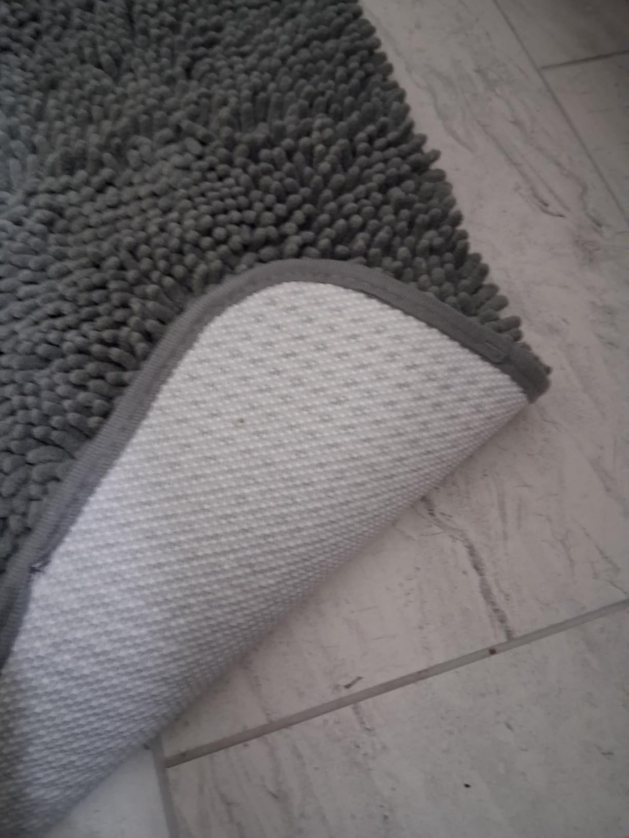 OLANLY Bathroom Rugs 30x20, Extra Soft Absorbent Chenille Bath Rugs, Rubber Backing Quick Dry, Machine Washable Bath Mats for Bathroom Floor, Tub and Shower, Home Decor Accessories, Grey - Customer Photo 2