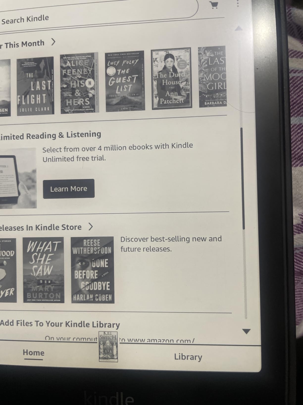 Like-new Amazon Kindle Paperwhite Signature Edition (32 GB) – Our fastest Kindle with auto-adjusting front light, wireless charging, and weeks of battery life – Metallic Jade - Customer Photo 1