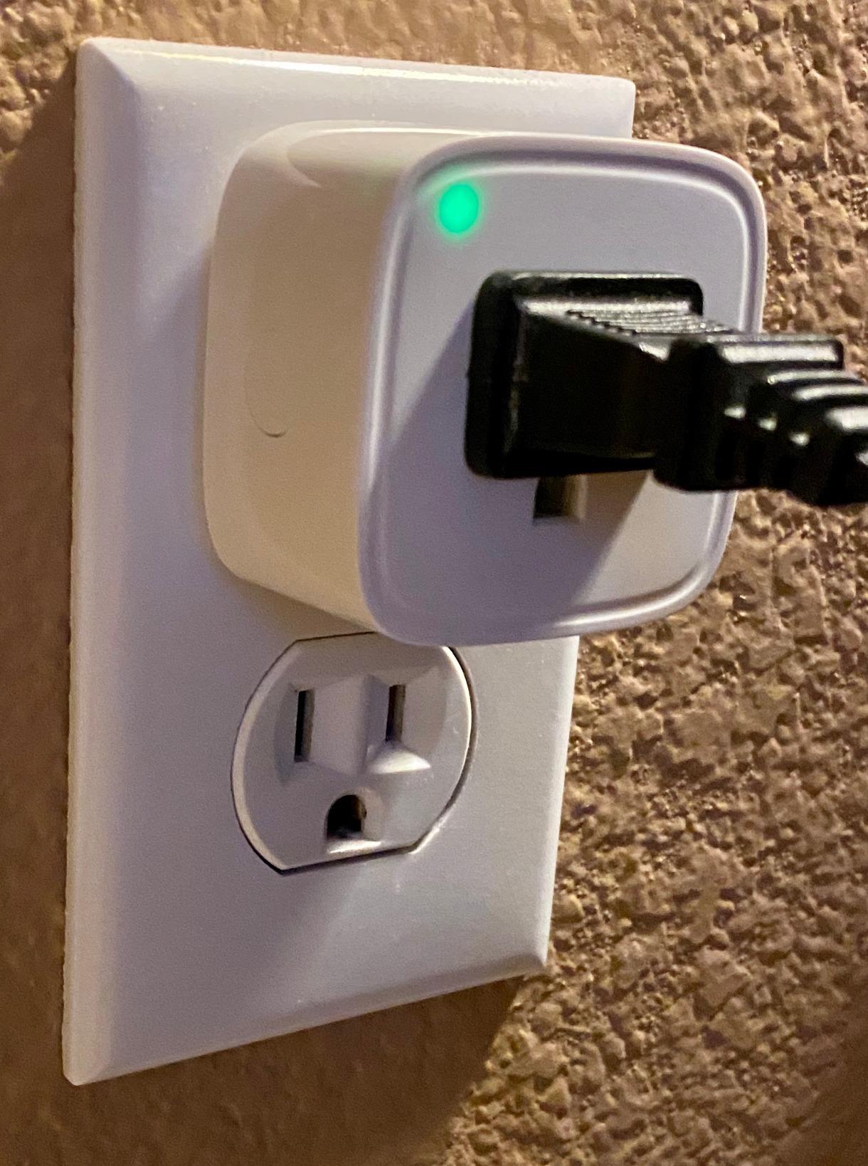 Innr Zigbee Smart Plug, Works with Philips Hue*, Alexa and SmartThings, Zigbee Repeater, Energy Monitoring, 2-Pack - Customer Photo 2