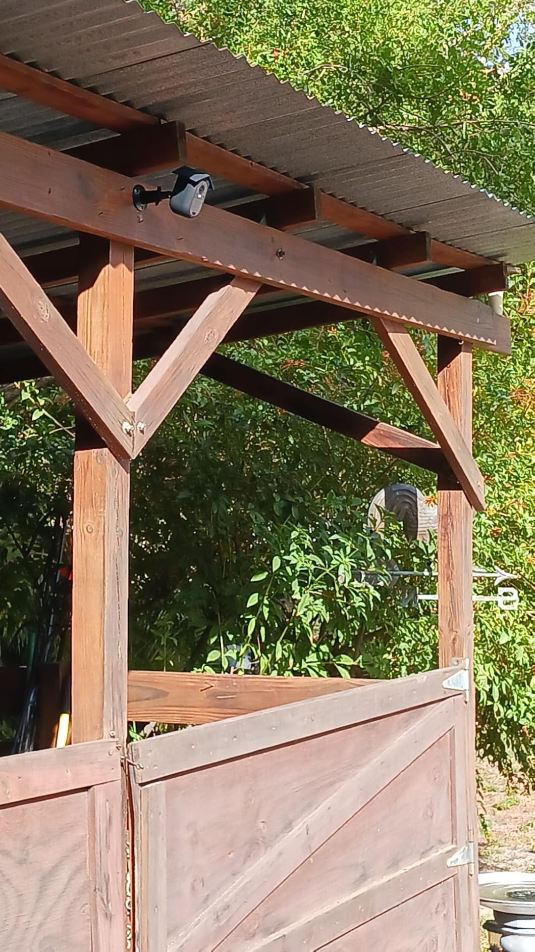 Arlo Essential Security Camera 2K | Outdoor - Indoor | 2nd Gen | Wireless with Spotlight, 2-Way Audio, Color Night Vision, Live Stream, Motion Activation, Real Time Notifications - White, 3 Cameras Customer Review Arlo Essential Security Camera 2K | Outdoor - Indoor | 2nd Gen | Wireless with Spotlight, 2-Way Audio, Color Night Vision, Live Stream, Motion Activation, Real Time Notifications - White, 3 Cameras - Customer Photo 1