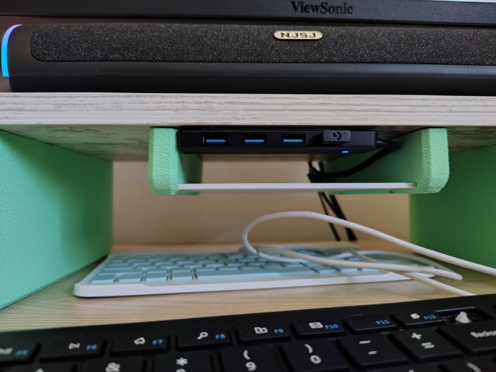 UGREEN USB 3.0 Hub, 4 Ports USB A Splitter Ultra-Slim USB Expander for Mouse, Keyboard, Flash Drive, U Disk, Printer Compatible with Laptop, Desktop PC, Xbox, PS5, and More, 2ft - Customer Photo 1