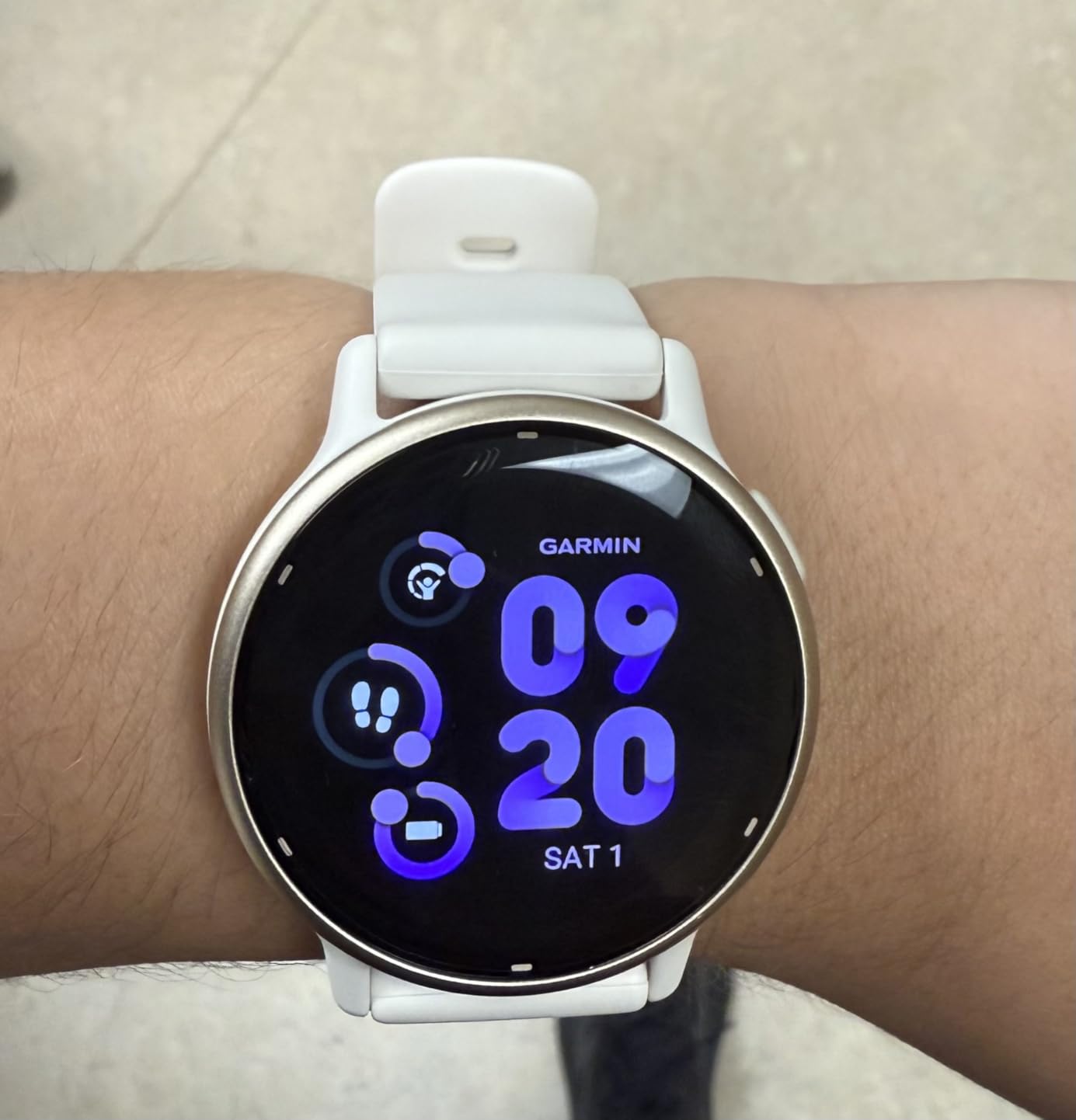 Garmin vívoactive 5, Health and Fitness GPS Smartwatch, AMOLED Display, Up to 11 Days of Battery, Ivory - Customer Photo 1