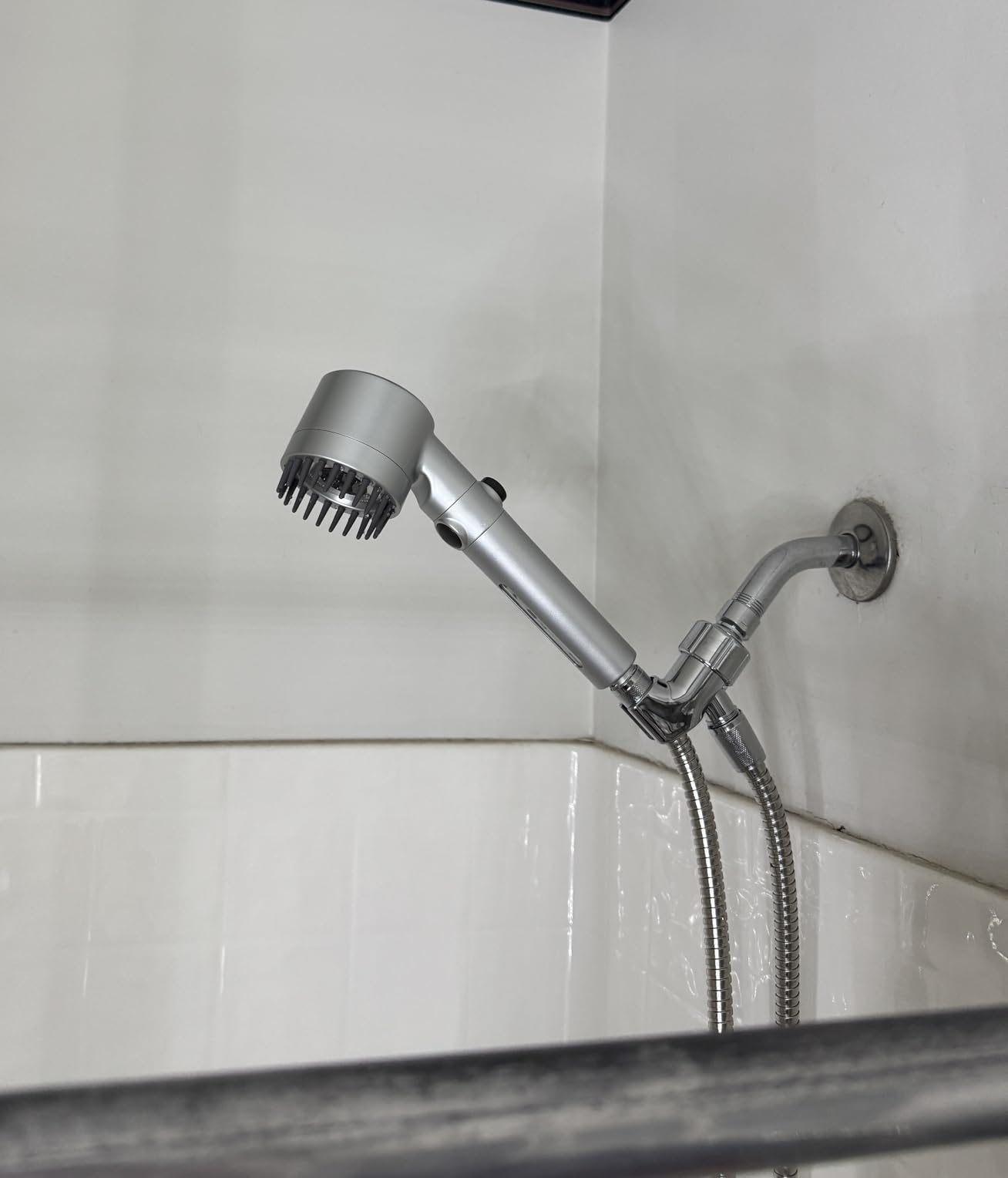 Filtered Shower Head with Handheld, High Pressure Water Flow and Multiple Spray Modes Shower Head with Filter, Power Wash for Hard Water, Showerhead with ON/OFF Switch for Pets Bath - Customer Photo 2