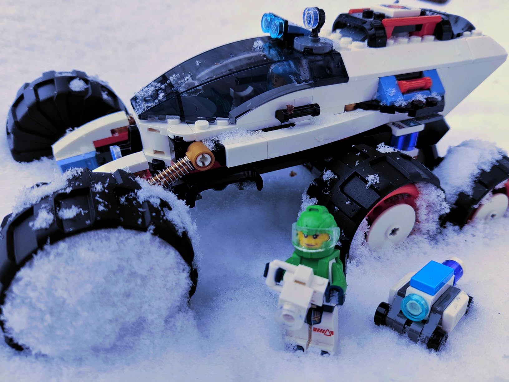 LEGO City Space Explorer Rover and Alien Life Toy, Space Gift for Boys and Girls Ages 6 and Up with 2 Minifigures, Robot and Extraterrestrial Figures, Pretend Play STEM Toy, 60431 - Customer Photo 1