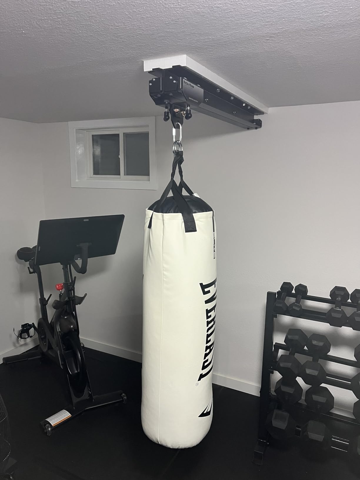 Everlast Elite 2 Heavy Bag, Quiet Strap System, Durable Boxing Heavy Bag - Customer Photo 1
