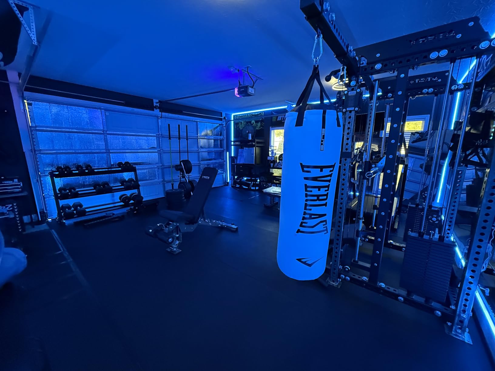 Everlast Elite 2 Heavy Bag, Quiet Strap System, Durable Boxing Heavy Bag - Customer Photo 2