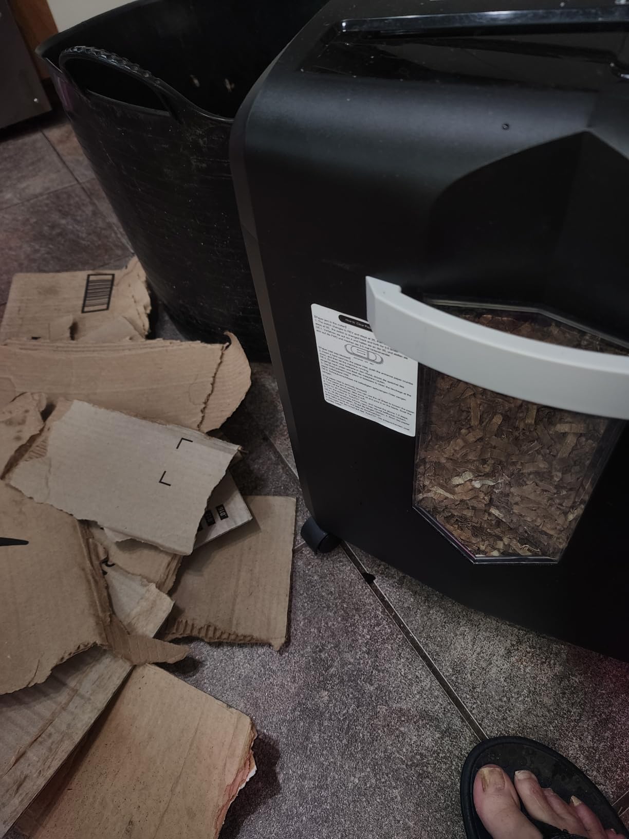 Bonsaii 15-Sheet Office Paper Shredder, 40 Mins Heavy Duty Shredder for Home Office, Crosscut Shreder with Anti-Jam System & P-4 High Security Supports CD/Credit Cards/Staple,5 Gal Pullout Bin C169-B - Customer Photo 2