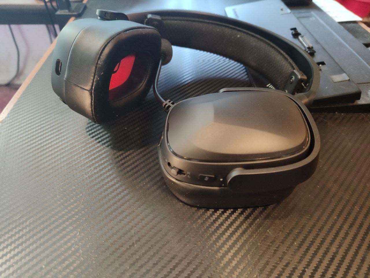 SENZER Wireless Gaming Headset with Mic for PS5/PS4 PC Switch - Bluetooth, Clear Audio, Customized Side Plates, Memory Foam Cushion - w/3.5mm Wired for Xbox One Customer Review SENZER Wireless Gaming Headset with Mic for PS5/PS4 PC Switch - Bluetooth, Clear Audio, Customized Side Plates, Memory Foam Cushion - w/3.5mm Wired for Xbox One - Customer Photo 2