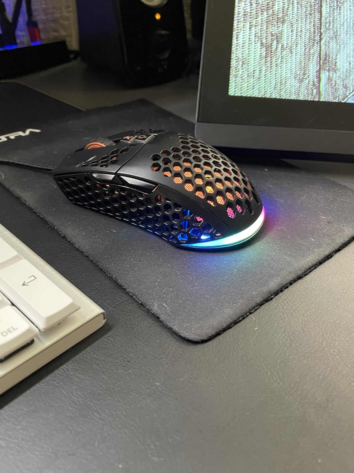 SOLAKAKA SM900 Gaming Mouse Wired with RGB,Adjustable 12800 DPI Wired Gaming Mouse with Side Buttons,Computer Mouse for Laptop/PC,White - Customer Photo 4