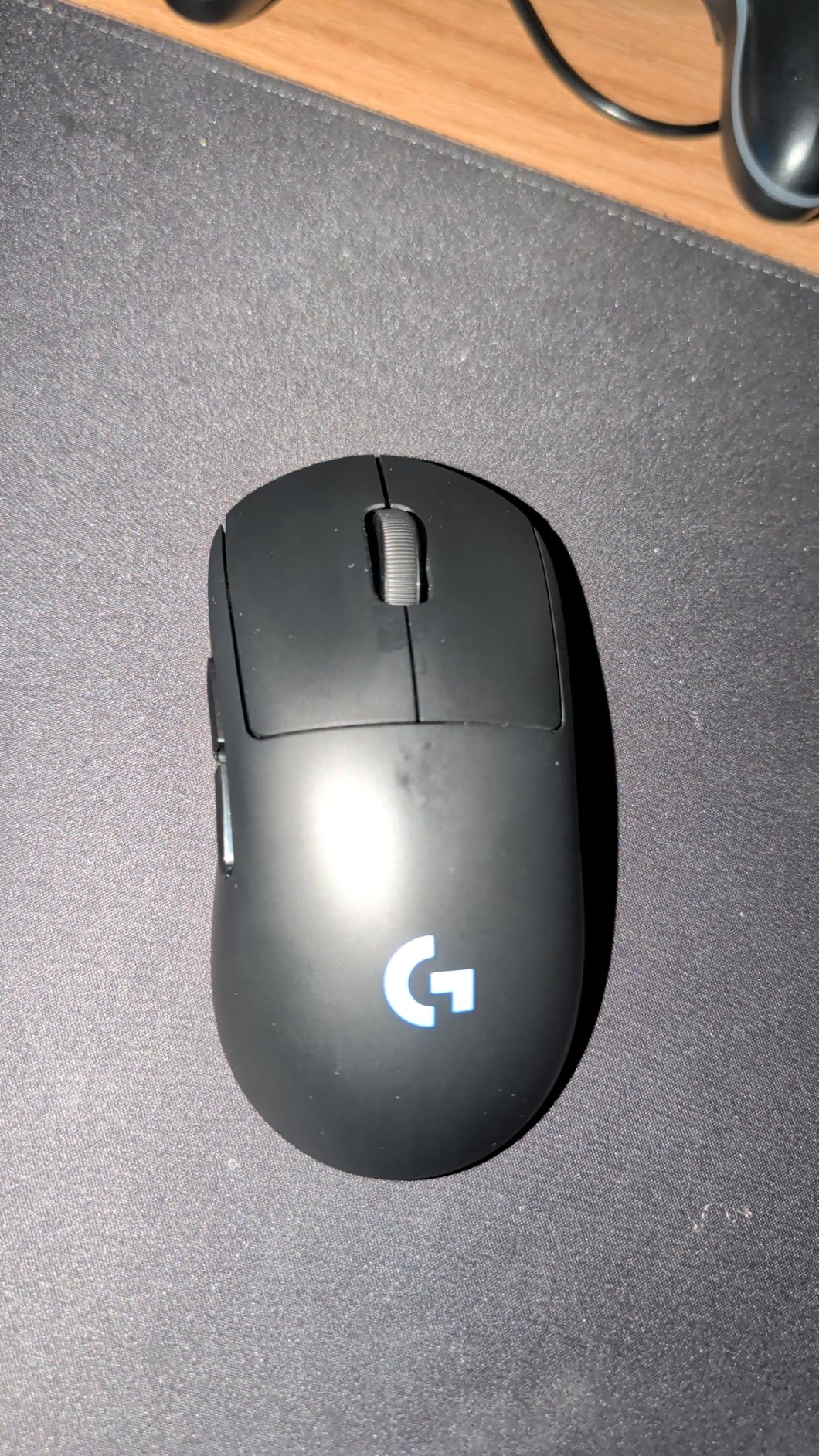 Logitech G PRO 2 Lightspeed Wireless Gaming Mouse, Right- or Left-Handed Mouse with up to 4 Customizable and Switchable Magnetic Side Buttons, 44K DPI Sensor, USB-C Charging, for PC/Mac - Black - Customer Photo 2