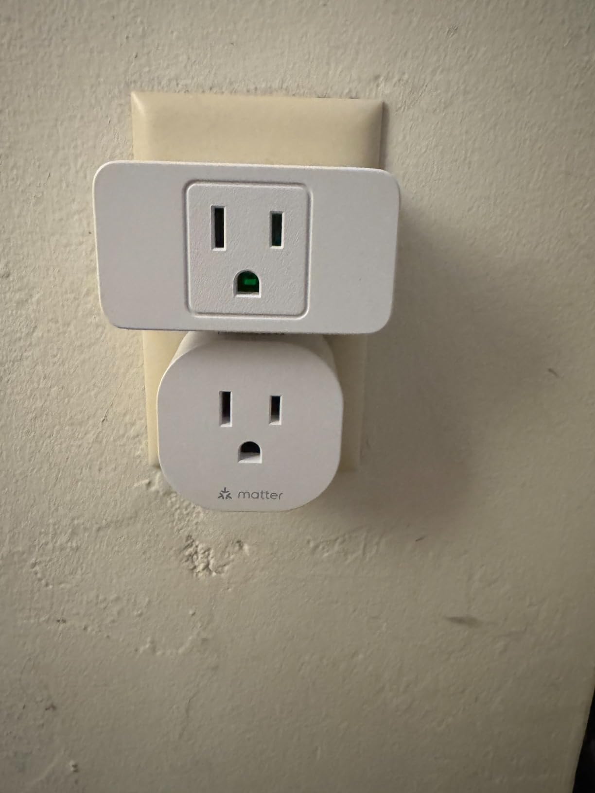 meross Matter Smart Plug, Energy Monitoring Smart Outlet, Wi-Fi Plug Work with Alexa, Apple HomeKit, Google with Schedule Timer, 15A/1800W, 100% Privacy Matter Smart Home, App & Voice Control 4 Pack - Customer Photo 3