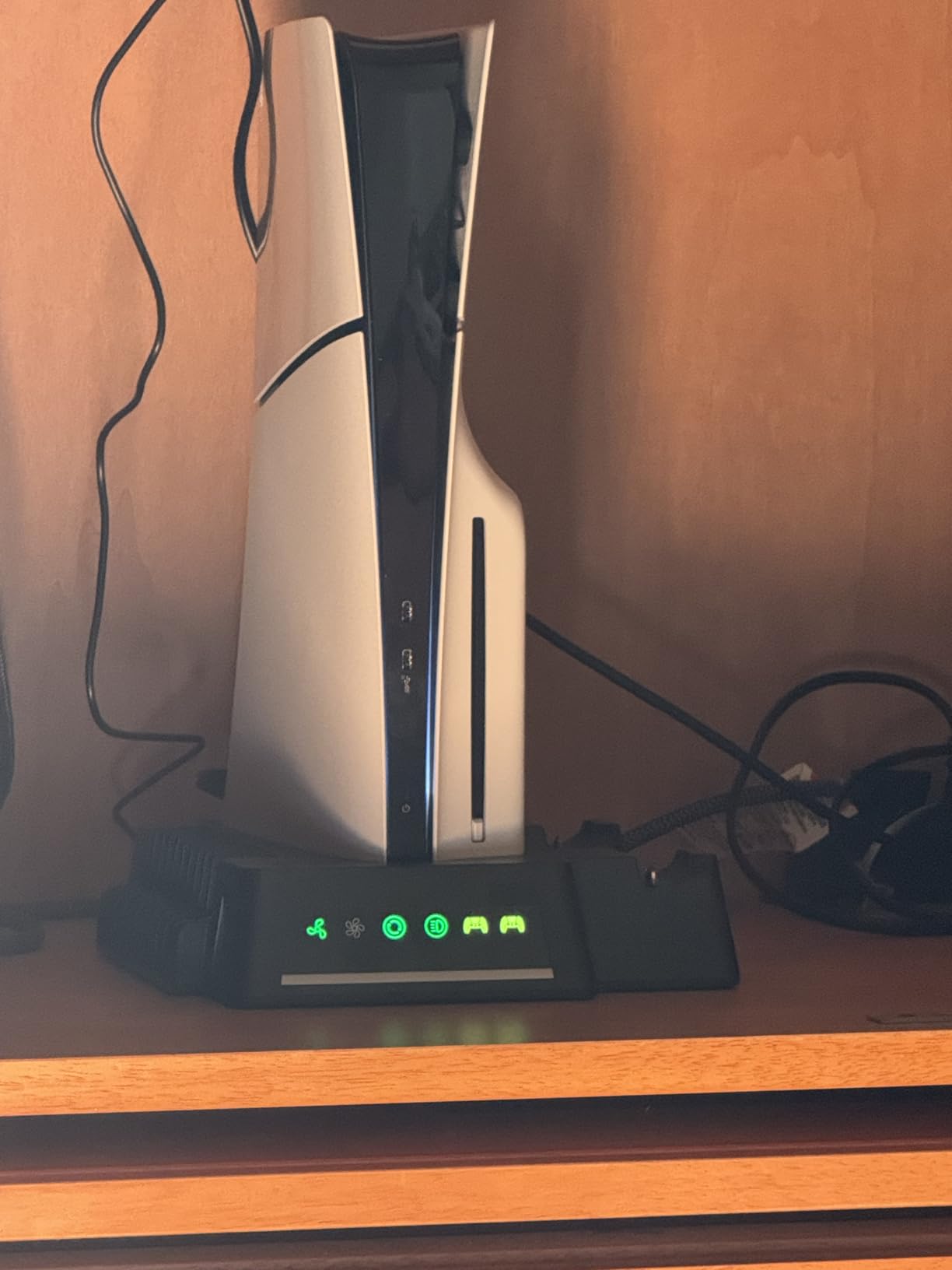 YOGES Compatible with PS5 Cooling Station with Temperature Sensor, 2H Fast PS-5 Dual Controller Charger Station - Customer Photo 1