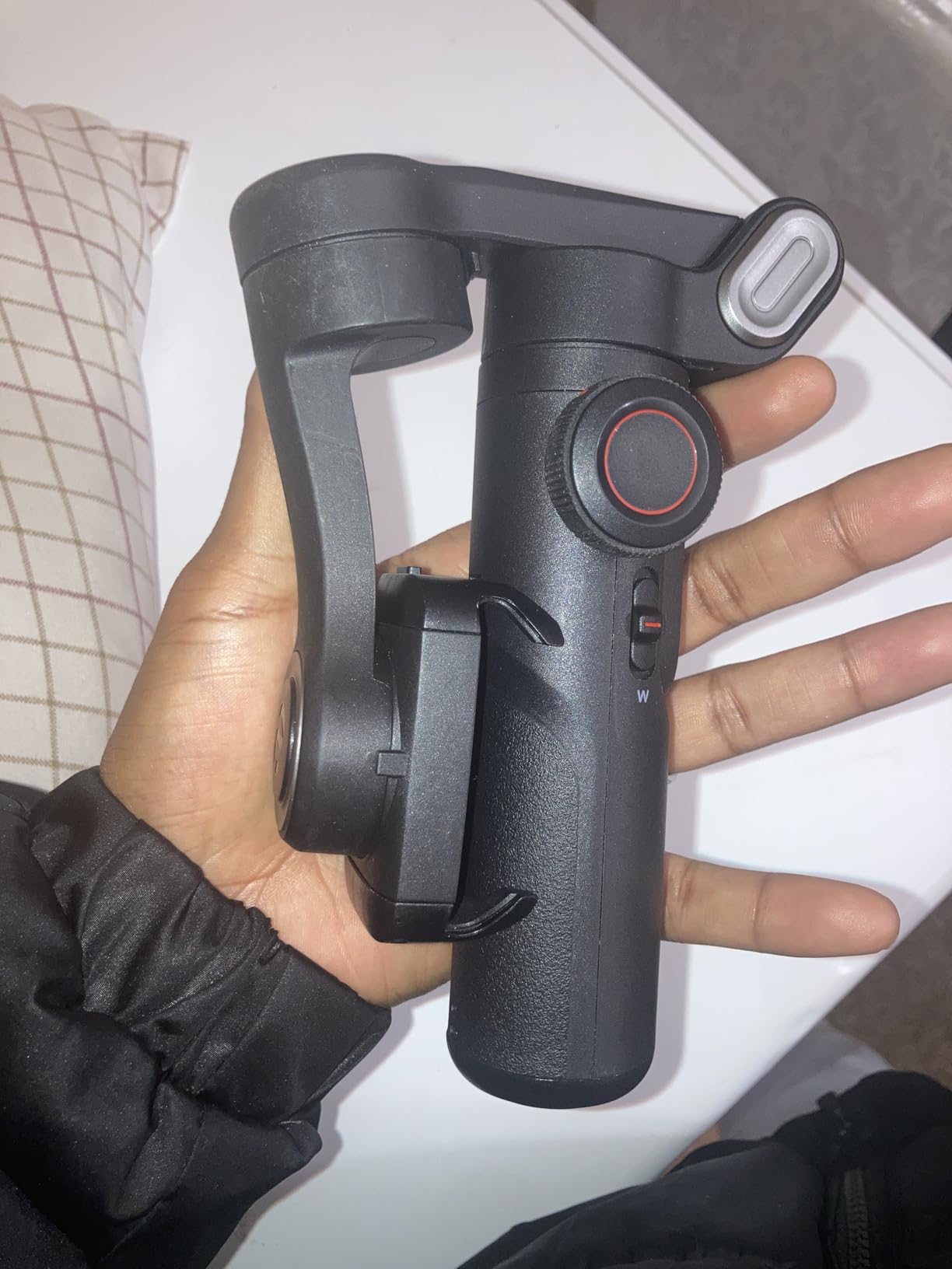 AOCHUAN Gimbal Stabilizer for iPhone Gimbal, Smartphone w/Focus Wheel Face/Object Tracking for iPhone 16 15 Pro Max/Android Foldable 3-Axis Handheld Phone Stabilizer for Video Recording -Smart XE - Customer Photo 1