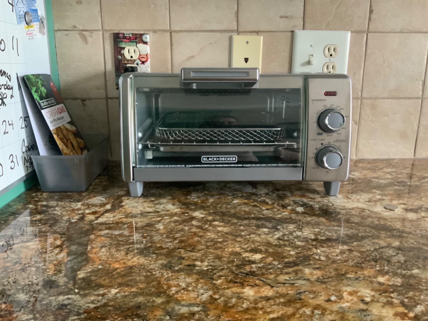 BLACK+DECKER Crisp 'N Bake Air Fry Countertop Convection Toaster Oven, Medium Capacity, 4-Slice, 5-in-1, Fits 9