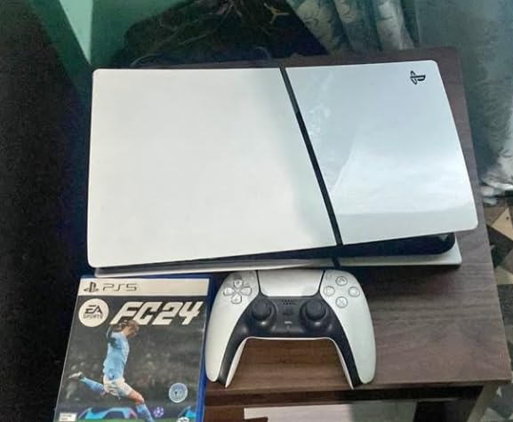 PlayStation 5 Console - Marvel's Spider-Man 2 Bundle (slim) - Customer Photo 4