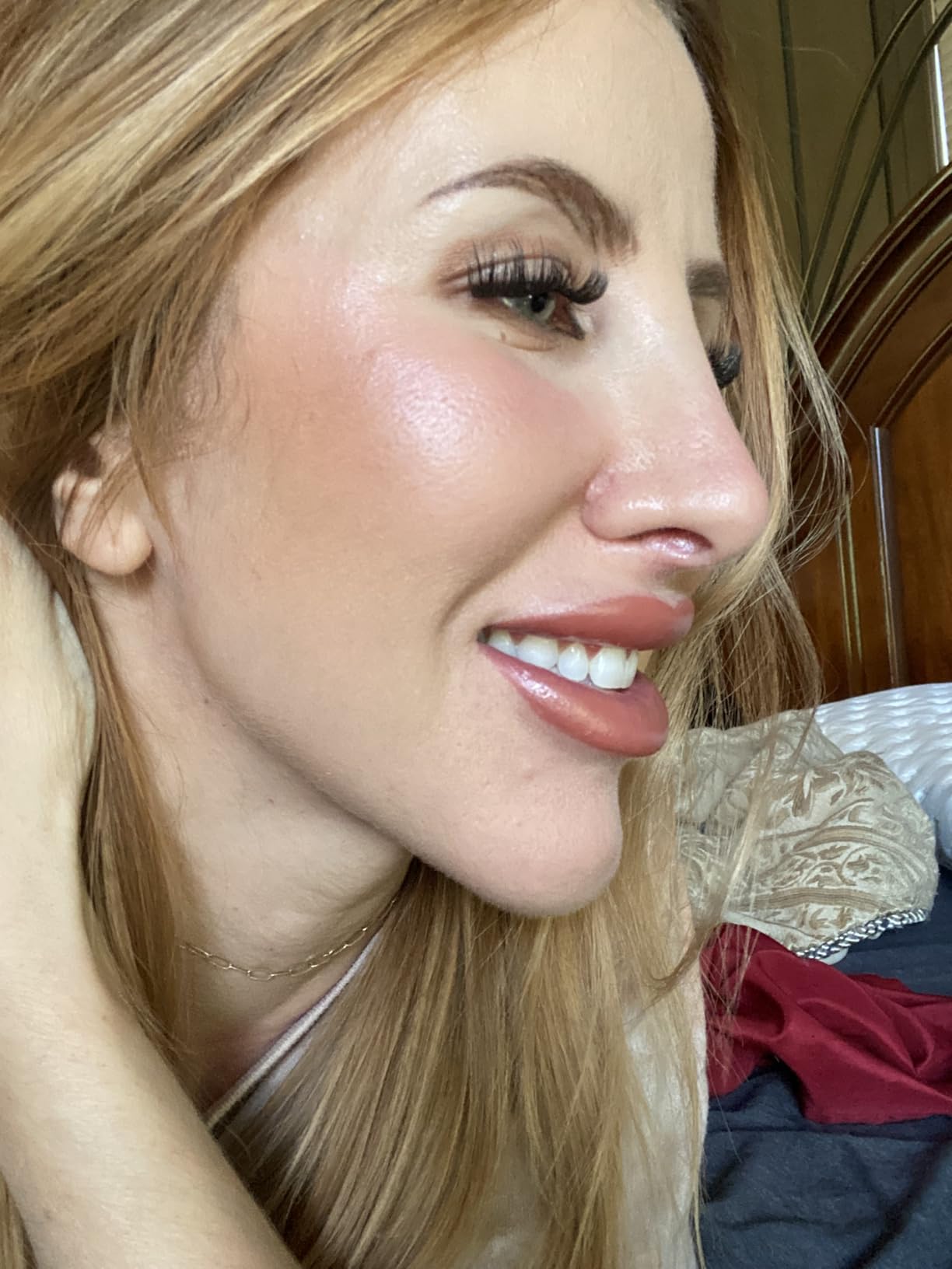 Ogee Sculpted Complexion Foundation Stick (Willow 3.00C - Medium Light, Peach-Beige Undertones) Full Coverage Foundation Makeup - Instantly Balance & Even Complexion - 70% Organic Ingredients Customer Review Ogee Sculpted Complexion Foundation Stick (Willow 3.00C - Medium Light, Peach-Beige Undertones) Full Coverage Foundation Makeup - Instantly Balance & Even Complexion - 70% Organic Ingredients - Customer Photo 1