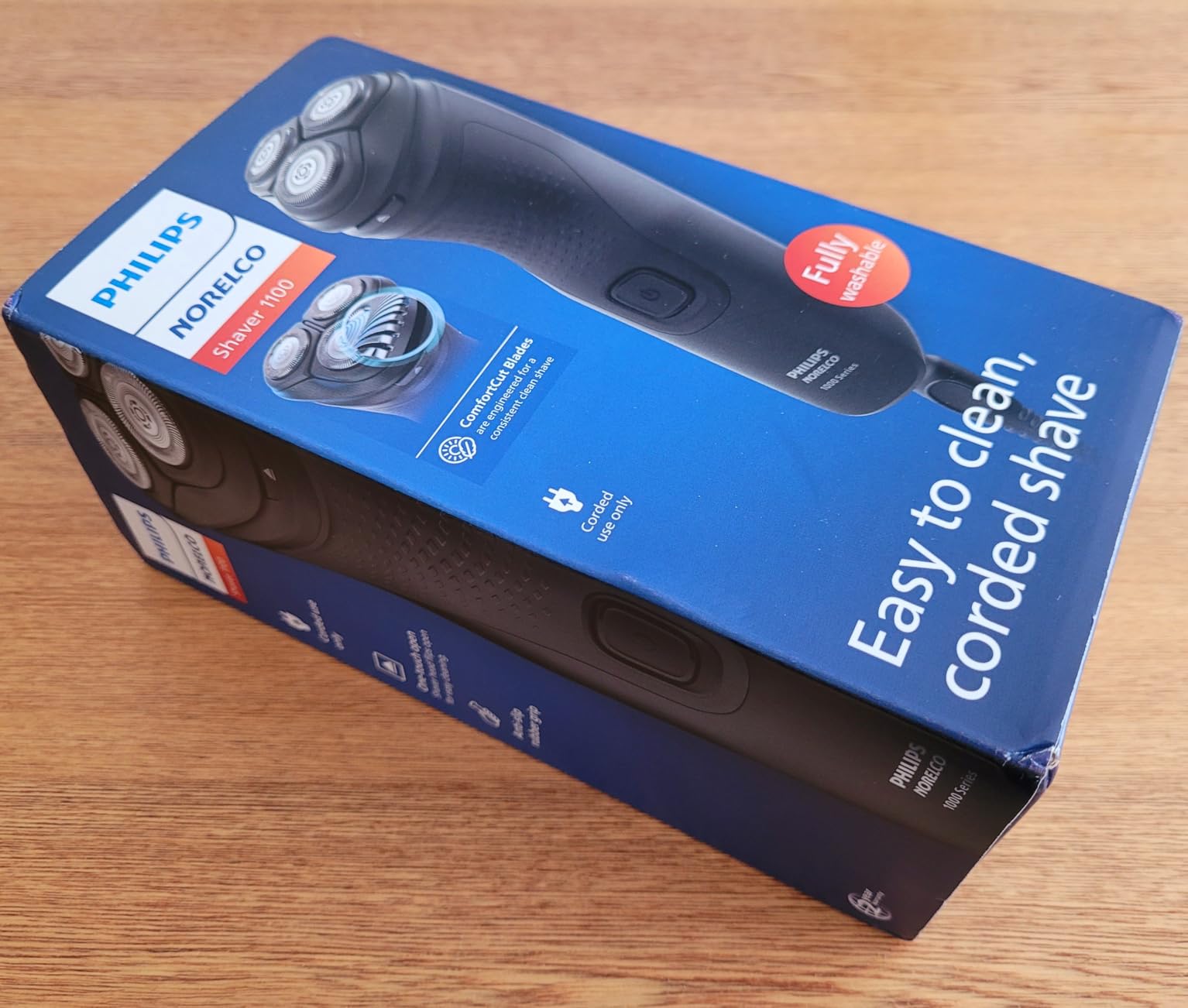 Philips Norelco Shaver 1100 Series, Dry Electric Shaver, 27 Self-Sharpening ComfortCut Blades, 4D Floating Heads, P-Cap, Deep Black, Model S1016/90 - Customer Photo 4