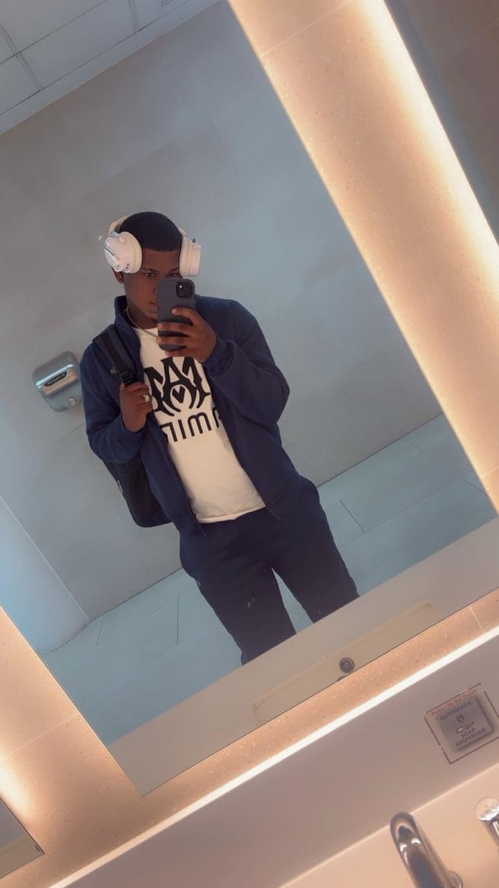 Apple iPhone 15 Plus, 128GB, Black - Unlocked (Renewed) Customer Review Apple iPhone 15 Plus, 128GB, Black - Unlocked (Renewed) - Customer Photo 1