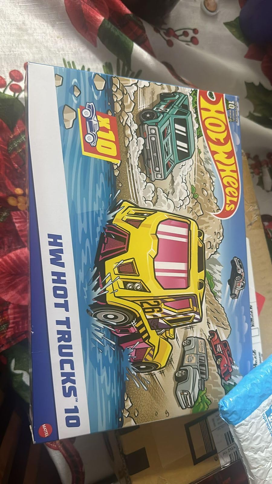 Hot Wheels 10-Pack of Toy Race Cars, Includes 1:64 Scale Corvette, Lamborghini, McLaren Originals (Amazon Exclusive) - Customer Photo 2