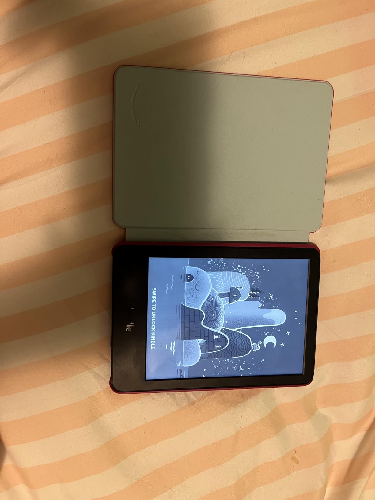 Amazon Kindle Kids 16GB (newest model) - If it breaks, we will replace it, includes ad-free books and cover, with glare-free display, faster page turns - Unicorn Valley - Customer Photo 1