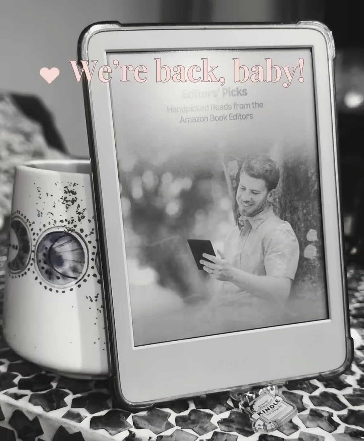 Amazon Kindle 16 GB (newest model) - Lightest and most compact Kindle, now with faster page turns, and higher contrast ratio, for an enhanced reading experience - Black - Customer Photo 1