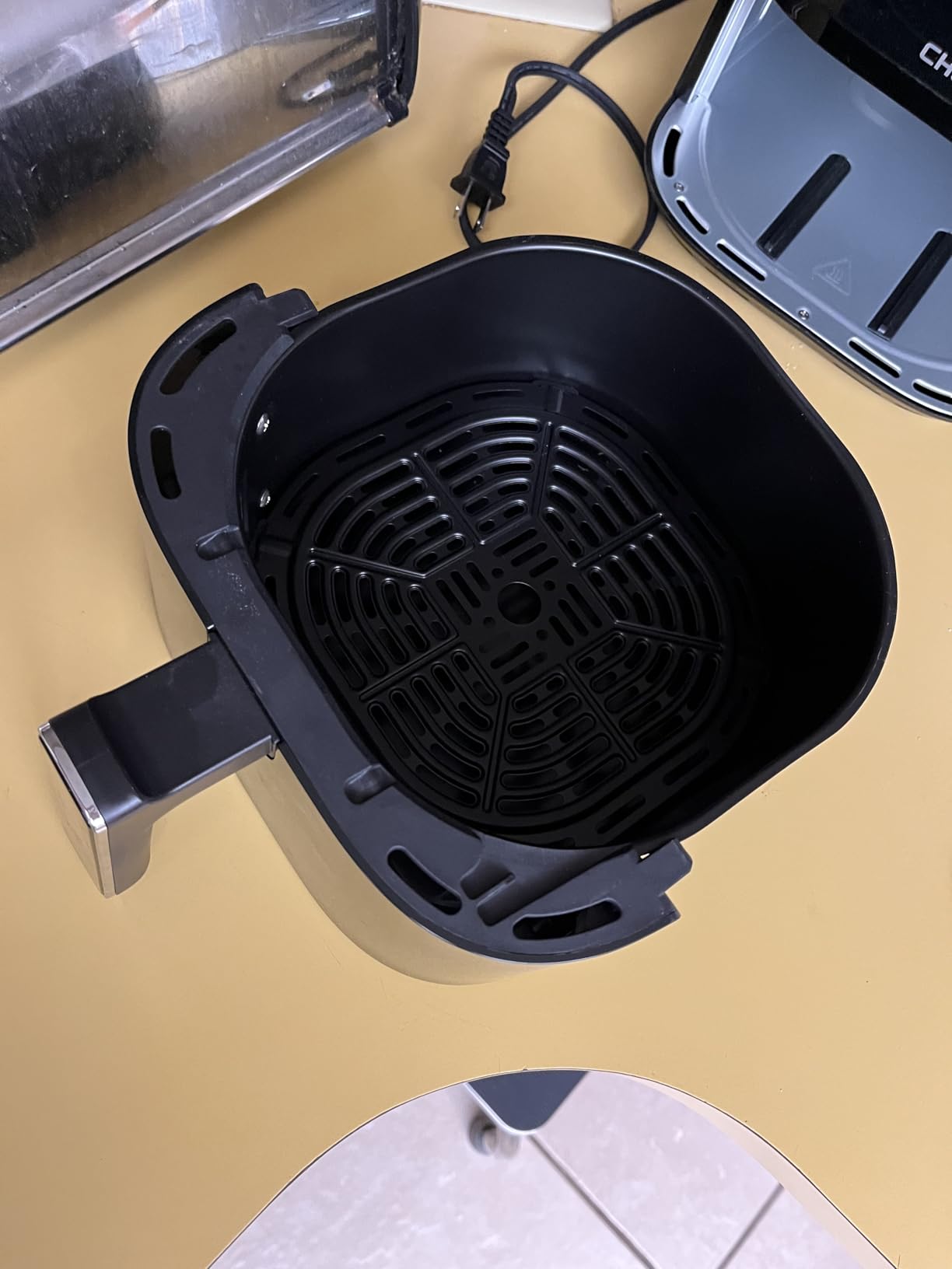 Chefman Air Fryer – 4 QT Compact Airfryer for Quick & Easy Meals in Minutes, Features Hi-Fry Technology for Extra Crisp, Touchscreen Controls with 4 Presets, Nonstick & Dishwasher Safe Basket - Black - Customer Photo 5