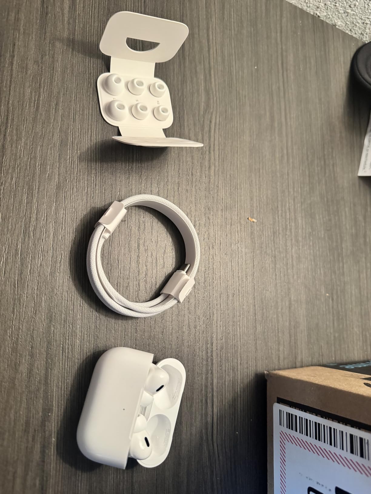 Apple AirPods Pro (2nd generation) with MagSafe Charging Case (USB-C) (Renewed) - Customer Photo 2