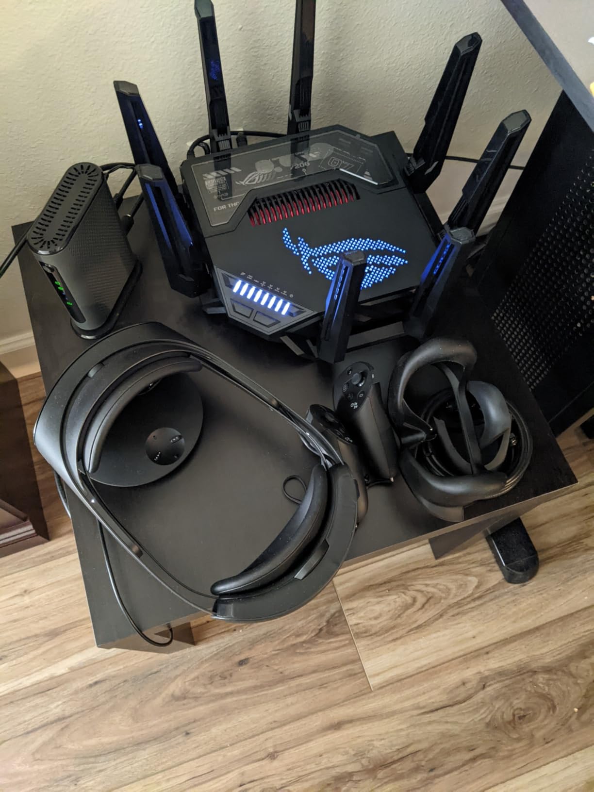 ASUS ROG Rapture GT-BE98 PRO First Quad-Band WiFi 7 Gaming Router supports 320MHz, Dual 10G Port, Triple-level Game Acceleration, Mobile Game Mode, Subscription-Free Security, AiMesh, and VPN features Customer Review ASUS ROG Rapture GT-BE98 PRO First Quad-Band WiFi 7 Gaming Router supports 320MHz, Dual 10G Port, Triple-level Game Acceleration, Mobile Game Mode, Subscription-Free Security, AiMesh, and VPN features - Customer Photo 1