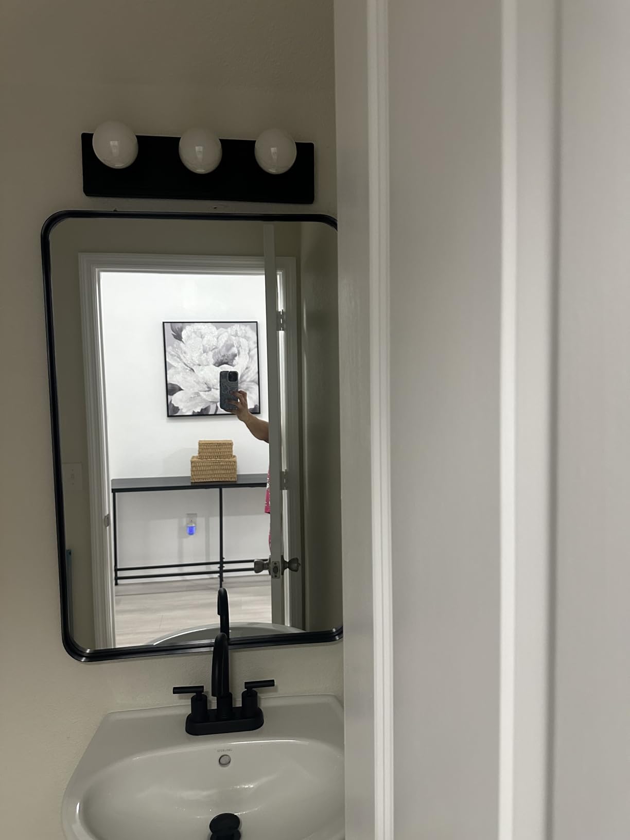 DUMOS Black Metal Framed Vanity Rounded Rectangle Bathroom Mirrors for Over Sink Wall, 36x24 Inch Large Matte Mirror, Modern Decorative for Restroom, Farmhouse, Horizontally or Vertically Hanging - Customer Photo 2