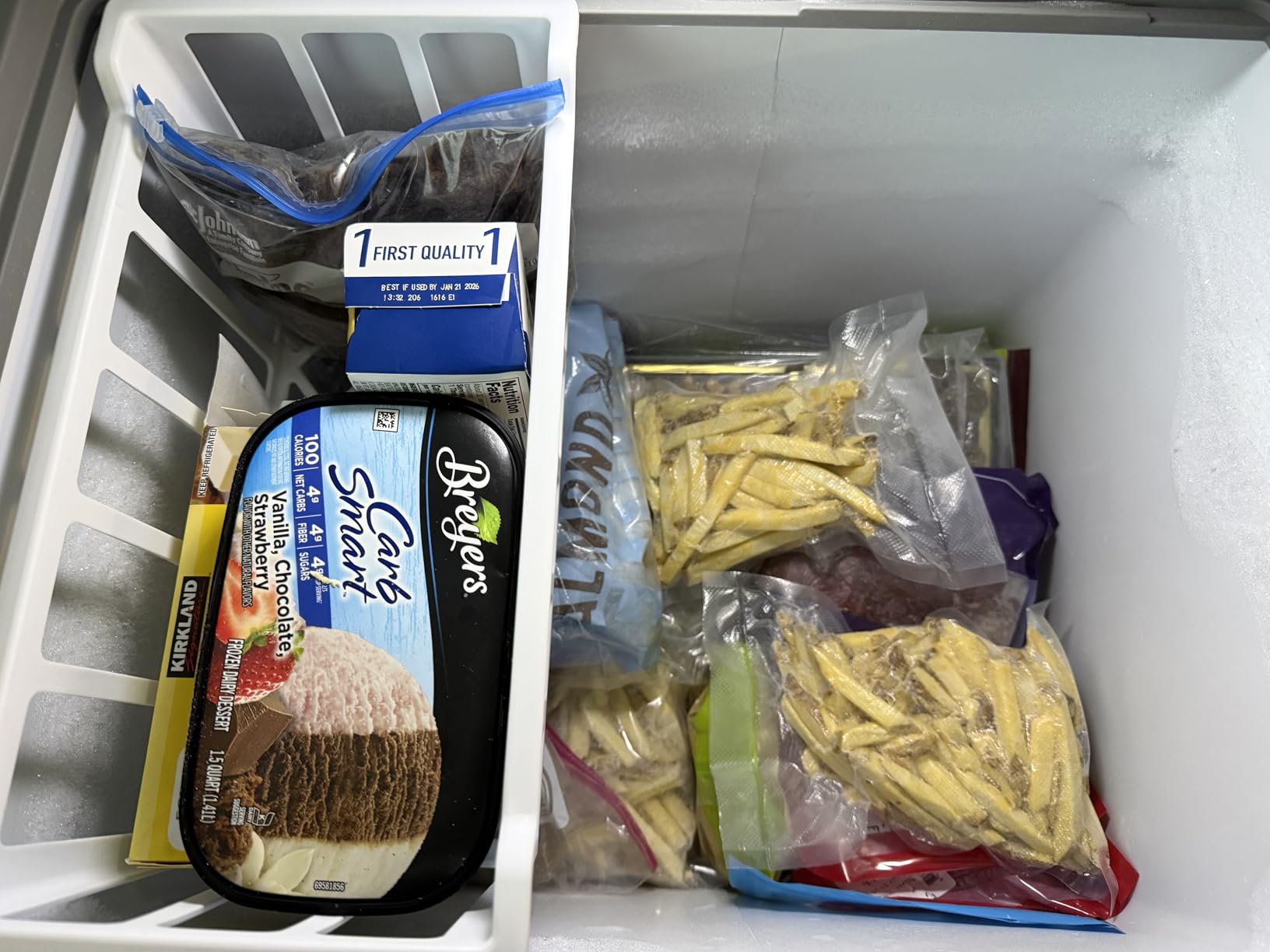 Midea MERC04C4BAWW Chest Freezer, 3.5 Cubic Feet Freezer With Removable Basket, Interior LED Light, Adjustable Temperature, For Kitchen Apartment Office, White - Customer Photo 2