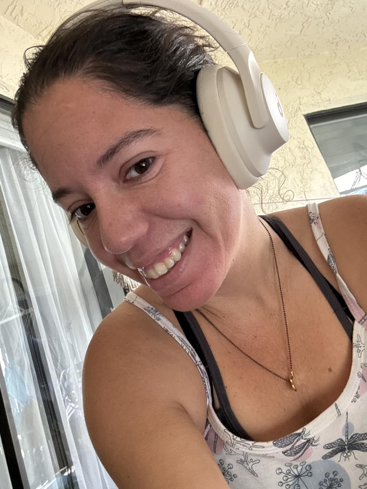 Soundcore by Anker Q20i Hybrid Active Noise Cancelling Headphones, Wireless Over-Ear Bluetooth, 40H Long ANC Playtime, Hi-Res Audio, Big Bass, Customize via an App, Transparency Mode (White) - Customer Photo 5