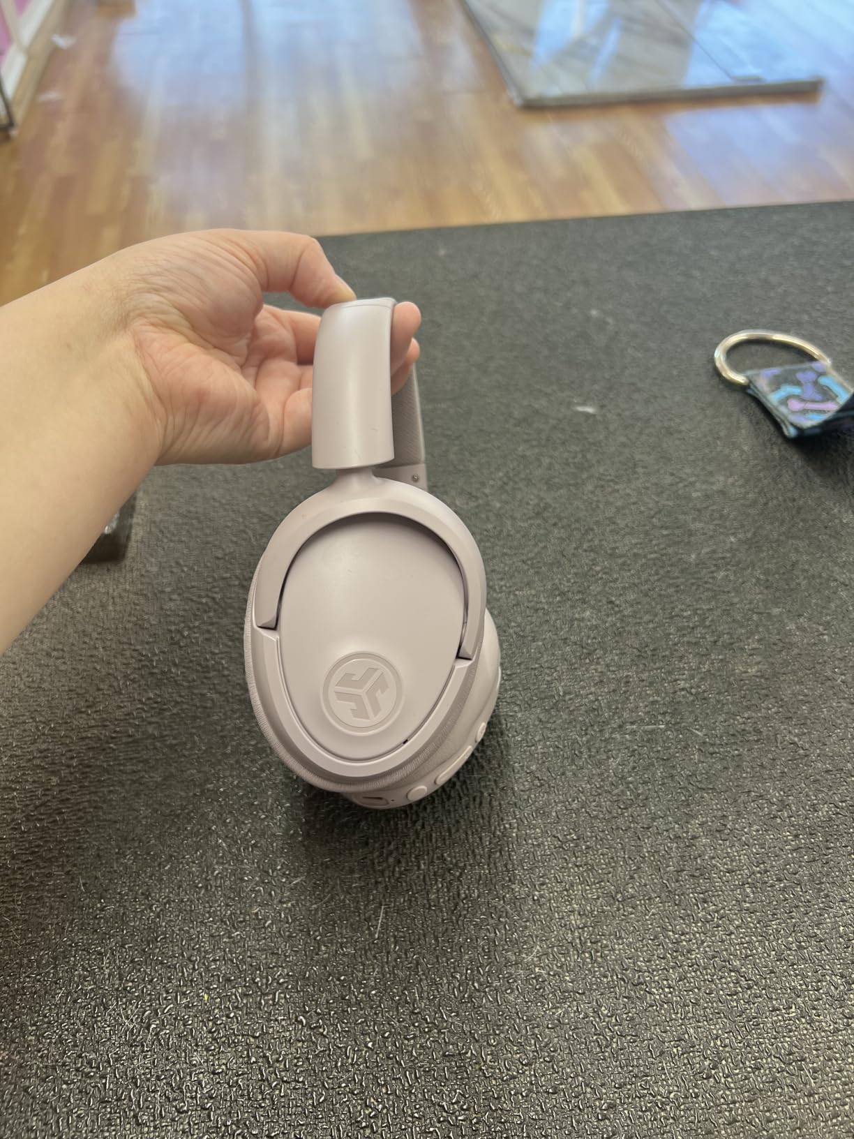 JLab JBuds Lux ANC Wireless Headphones, Cloud White, Hybrid Active Noise Cancelling, Customizable Sound, Spatial Audio Compatible, Premium Over-Ear Bluetooth Headset - Customer Photo 4