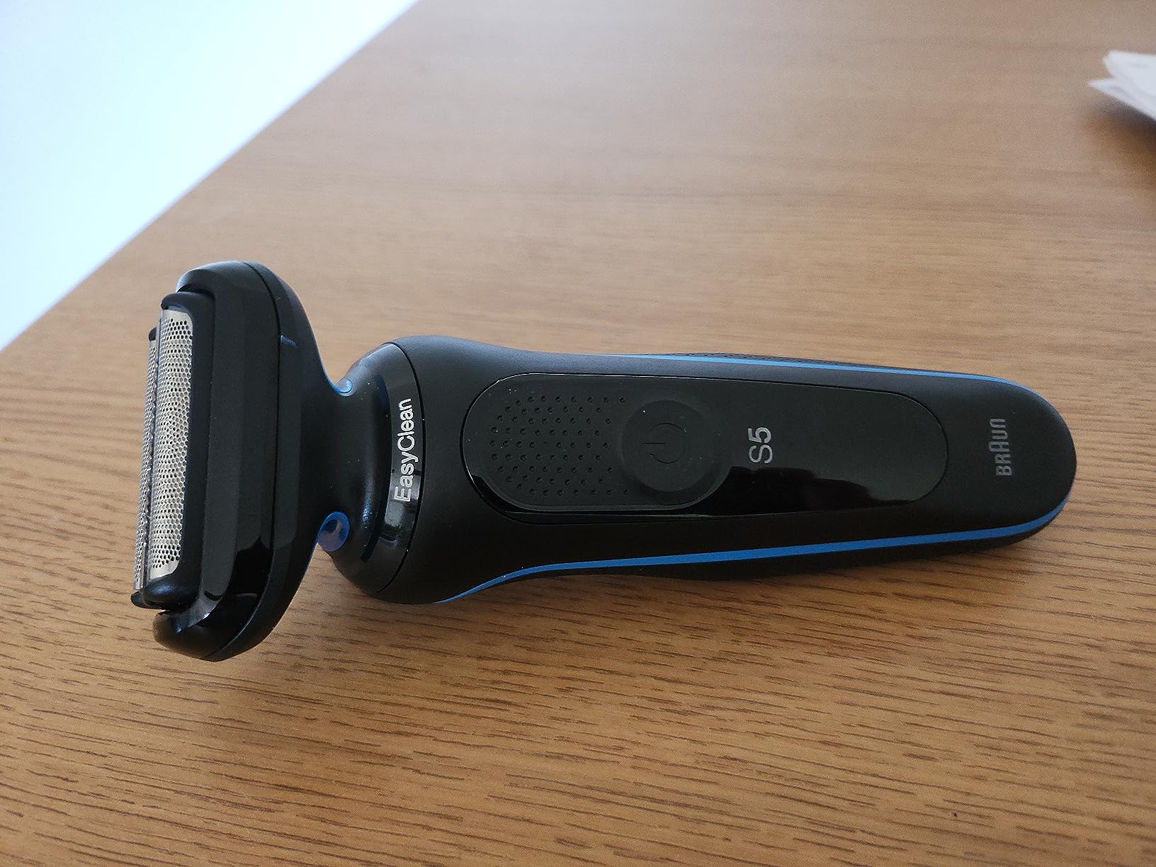 Braun Electric Shaver for Men, Series 5 5150cs, Wet & Dry Razor, Turbo Shaving Mode, Foil Shaver, with Beard Trimmer, Body Groomer and Charging Stand, Blue, Holiday Gifts for Men - Customer Photo 1