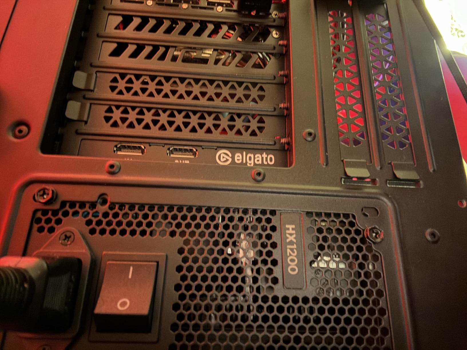 Elgato 4K Pro, Internal Capture Card: 8K60 Passthrough/4K60 HDR10 with Ultra-Low Latency on PS5 Pro, Xbox Series S, Nintendo Switch 2, for Streaming & Recording, Works with PC and Dual PC Setups - Customer Photo 4