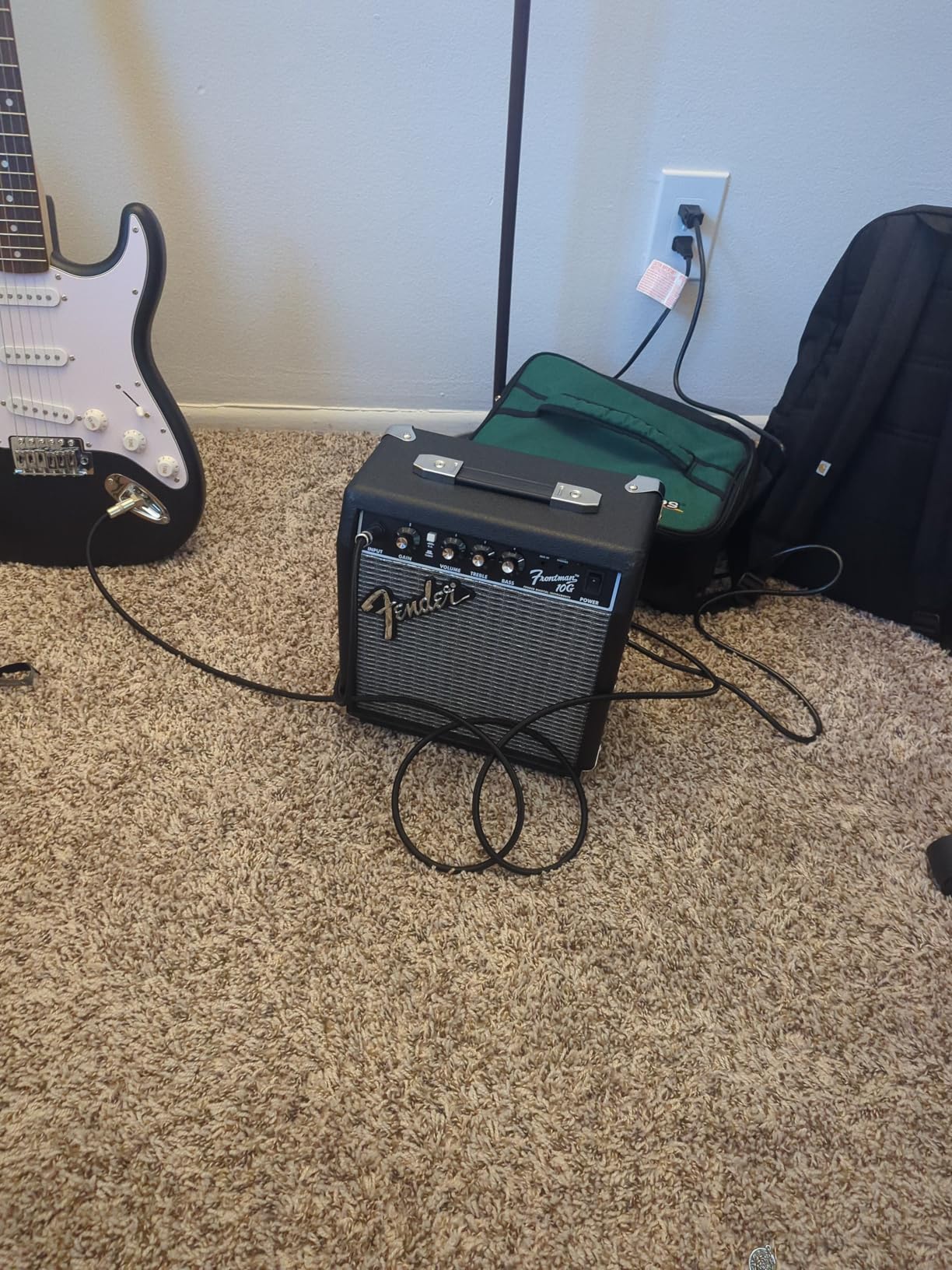 Fender Squier Debut Series Stratocaster Electric Guitar, Beginner Guitar, with 2-Year Warranty, Includes Free Lessons, Black with Matte Finish - Customer Photo 1