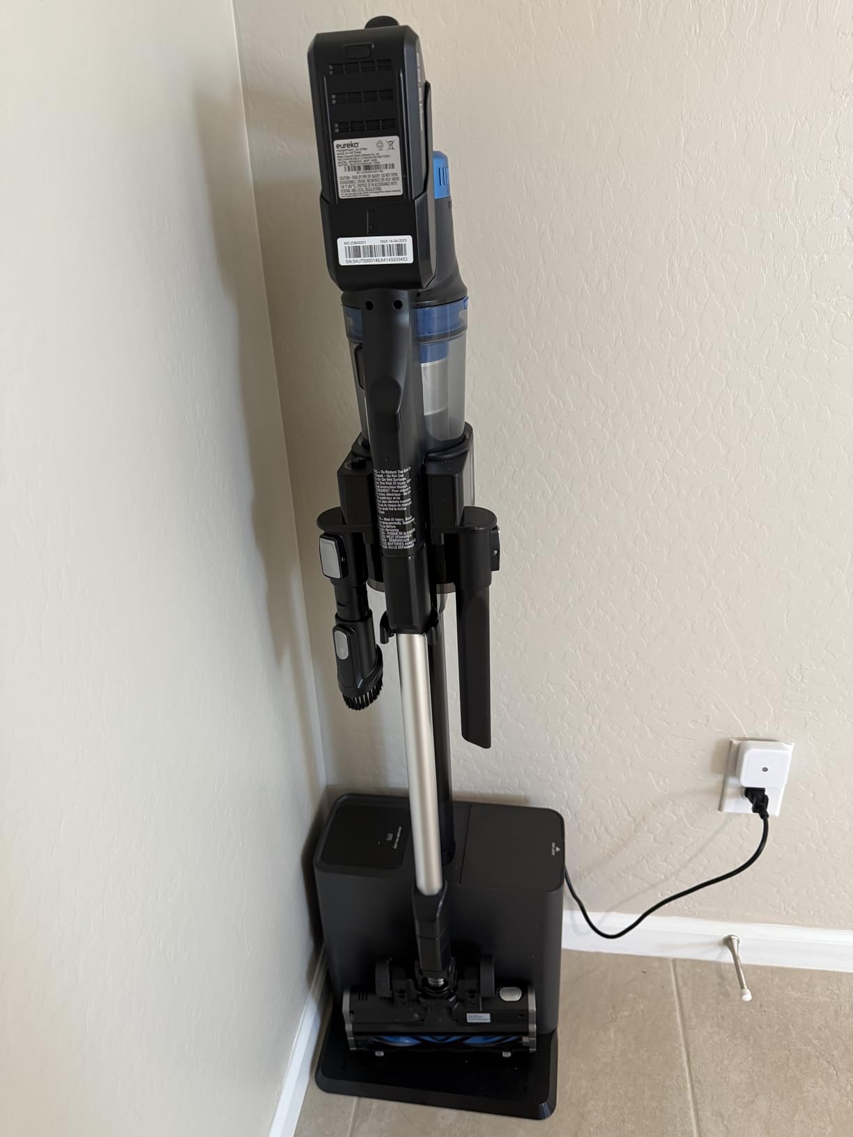 Eureka RapidClean Pro NEC280TL Cordless Stick Vacuum Cleaner – Lightweight 5.3 lbs, 40-Min Runtime, LED Headlights, 3 Power Modes, Ideal for Pet Hair, Hard Floors & Carpets - Customer Photo 1