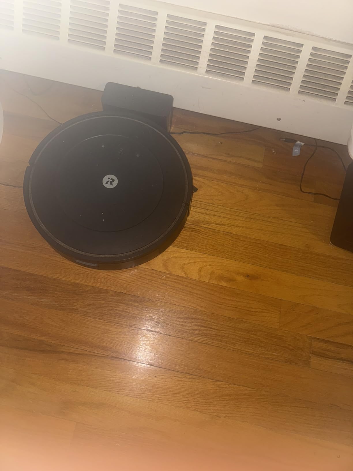 iRobot Roomba Robot Vacuum and Mop Combo (Y0140) - Vacuums & mops, Easy to use, Power-Lifting Suction, Multi-Surface Floors, Smart Navigation, Cleans in Neat Rows, Self-Charging, Bagless, Space-Saving - Customer Photo 1