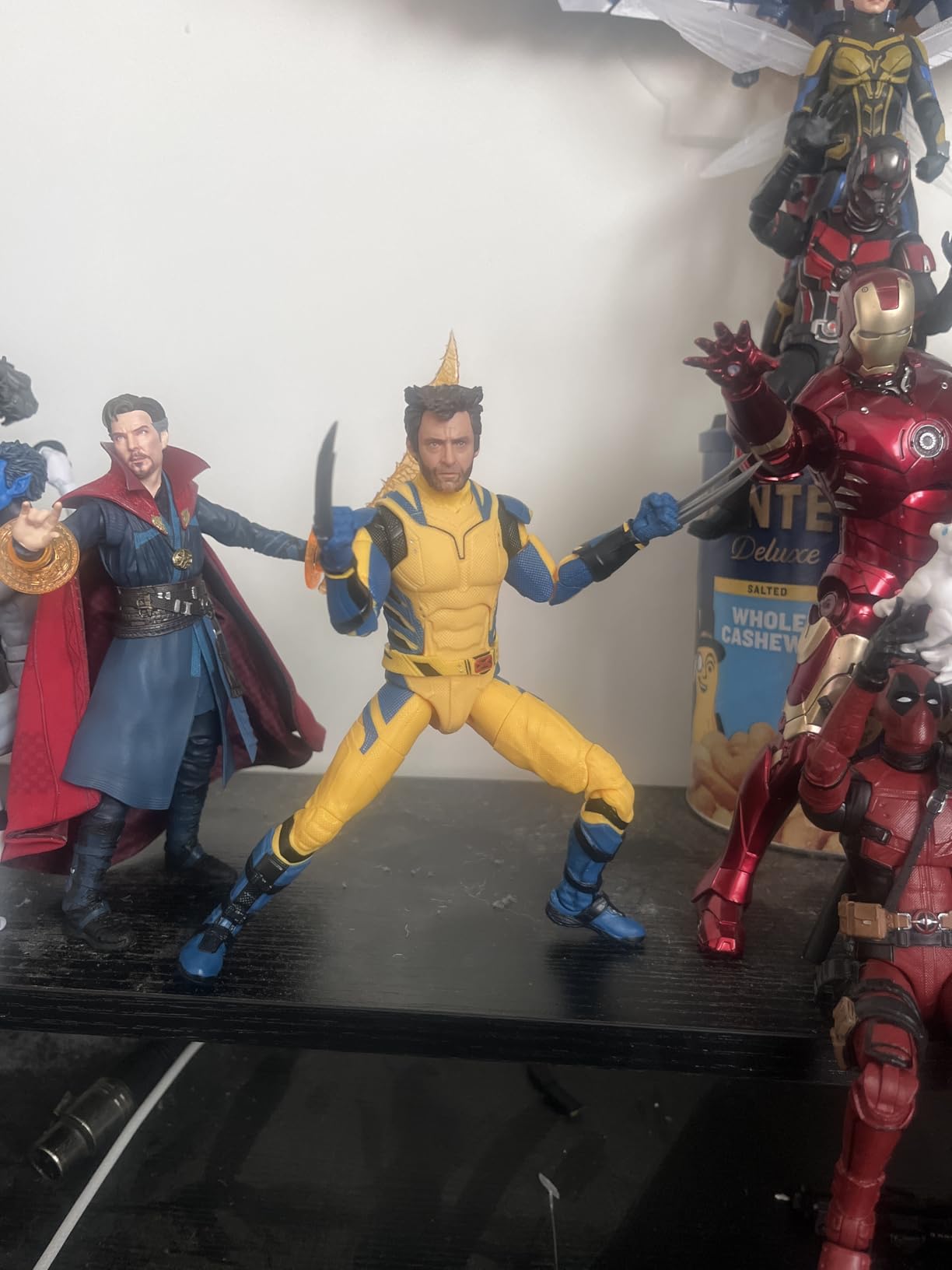 Marvel Legends Series Wolverine, Deadpool & Wolverine Collectible 6 Inch Action Figure for Adults Ages 14 and Up - Customer Photo 2
