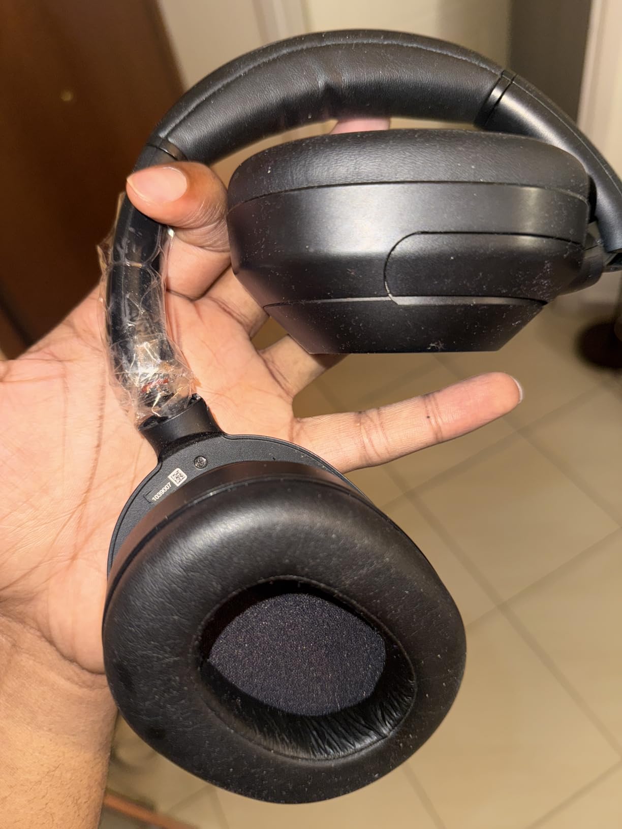 ULT WEAR Over-Ear Noise Canceling Bluetooth Headphones with Alexa Built-in, Comfortable Design, 30-Hour Battery, Massive Bass, & Signature Noise Canceling Found in 1000X Series, Black Customer Review ULT WEAR Over-Ear Noise Canceling Bluetooth Headphones with Alexa Built-in, Comfortable Design, 30-Hour Battery, Massive Bass, & Signature Noise Canceling Found in 1000X Series, Black - Customer Photo 1