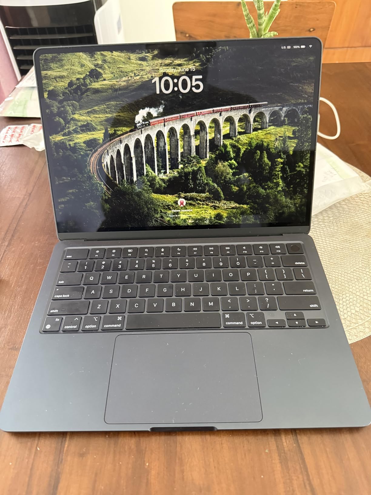 Apple 2024 MacBook Air 13-inch Laptop with M3 chip: Built for Apple Intelligence, 13.6-inch Liquid Retina Display, 16GB Unified Memory, 512GB SSD Storage, Backlit Keyboard, Touch ID; Space Gray - Customer Photo 1